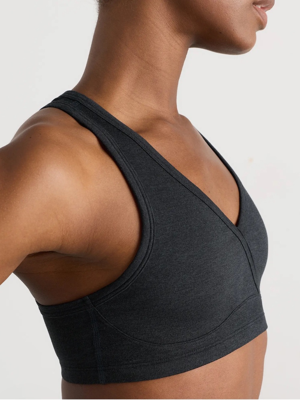 Quince Ultra-Soft V-Neck Racerback Sports Bra Heather Black Size Large Large